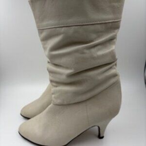 Leon David's White Leather Slouchy Boots Size 7.5M